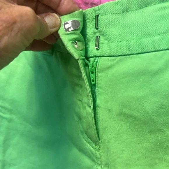 61. Lilly Pulitzer Bright Green “Parakeet Green” Callahan style shorts Sz 0, EUC - Picture 7 of 10